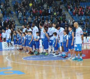 Dolphins_in_campo_prima_di_Pesaro_Sassari_serie_A_2014_2015_2